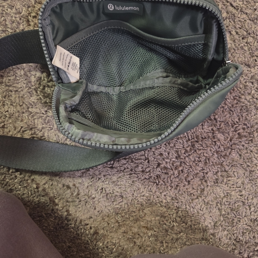 Lululemon Athletica Forest Green Belt Bag - Picture 4 of 5
